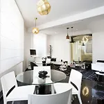 Ascot Opera Отель