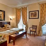 Ascot Opera 3*