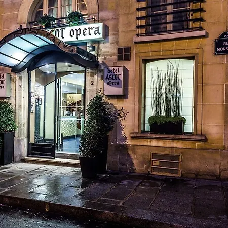 アスコット オペラ ホテル 3*