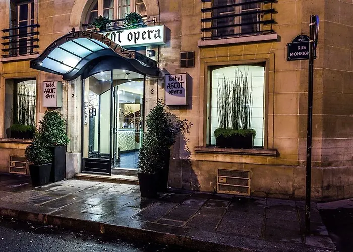 Ascot Opera Hotel 3*